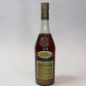 p-1937 未開栓古酒 Hennessy  ヘネシー VSOP コニャック 700mLの画像1