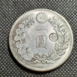 6511 日本古銭 丸銀一圓 明治8年 コイン メダルの画像1