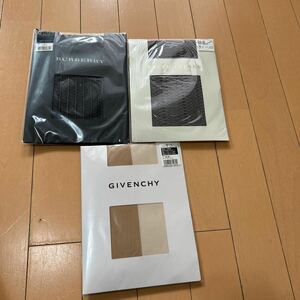 GIVENCHY