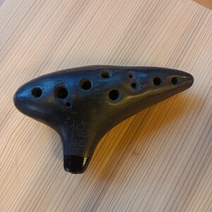  ocarina atelier luck . standard model AC tube super light weight beautiful goods black . finishing case attaching 