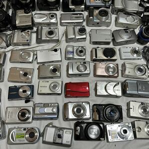 デジ2484①★ジャンク品 デジタルカメラ 65個まとめ Canon IXY CASIO EXLIM Nikon COOLPIX FinePix sony cyber-shot Panasonic LUMIXの画像8