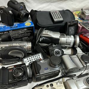 デジ2484②ジャンク品 デジタルカメラ ビデオカメラ 53個まとめ Canon IXY CASIO EXLIM Nikon COOLPIX FinePix cyber-shot Panasonic LUMIXの画像2