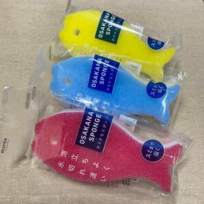 【 マーナ 】 食器洗い用スポンジ　おさかな　ピンク１匹 水色１匹 黄色１匹 合計３点