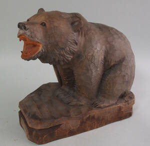  Showa era 50 year Hokkaido a dog on mountain work . bear height approximately centimeter 1975 year . another tree carving folkcraft goods bear ..B4