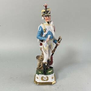 フランス大陸軍 近衛隊 ナポレオン ハンドペイント 磁器人形 置物 フィギュリン アンティーク royal crown B4B
