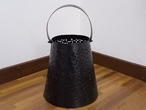 鉄/iron　小物入れ　ハンドメイド◆上径14cm 底径22cm 高さ21cm◆インド製　送料込み