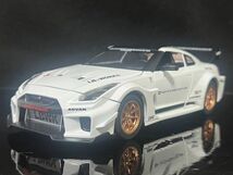 日産 GTR 1/24 ミニカー 白 ニッサン H121_画像1