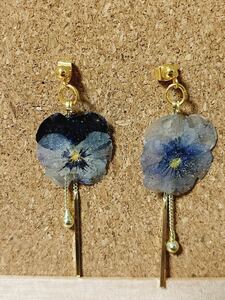 ◆レジンピアス ビオラ◆押し花 ハンドメイド レジン ピアス チェーン 薄紫