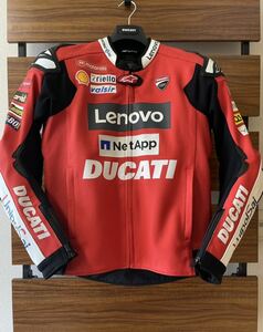 Неиспользованная Ducati Replica Motogp 20 кожаная куртка 50 Alpinestars Alpine Stars x Ducati