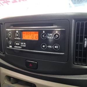 ダイハツ ミライース 純正CDデッキ ピクシスエポック スバルプレオ LA300A 後期 デッキ オーディオ CD AM FM ラジオ 86180-B2840作動確認済の画像3
