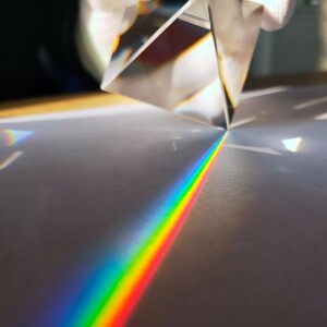 【特選】レインボー光学ガラスクリスタルピラミッドプリズム,高さ40mm,科学研究