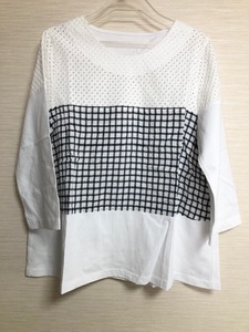 ゆったりTシャツ　刺繍＋チェック＋無地　白地