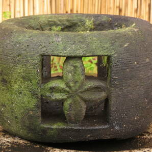 火袋 直径26.5cm 重量10kg 庭石 石灯篭 九州産天然石の画像1