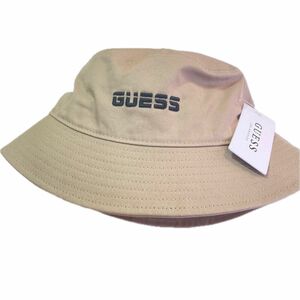 【新品】タグ付き　guess ゲス　バケットハット　ロゴ　ベージュ系　バケハ　