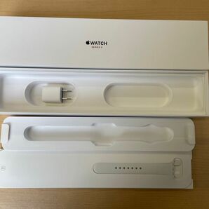 Apple Watch SERIES 3 空箱　USBアダプター　ベルト