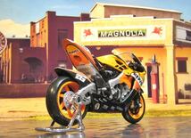 激熱！ Maisto マイスト 1/18 HONDA ホンダ RC212V 2007 REPSOL レプソル #26　ゼッケン２６ ブリスター付き _画像4