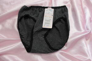 586 unused soft shorts L size 