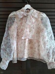 ★美品★イング★花柄 シースルー ブラウス★Ｍ★