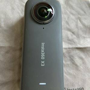 送料無料 中古 Insta360X3+純正バッテリー+純正バッテリーチャージャー+レンズガード インスタ360 insta 360 アクションカメラの画像4