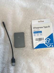 CFexpress type B カードリーダー