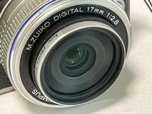 OLYMPUS PEN Lite E-PL3 ミラーレス一眼 M.ZUIKO DIGITAL 17mm 1:2.8 未使用社外充電器/バッテリーセット 中古カメラ_画像3