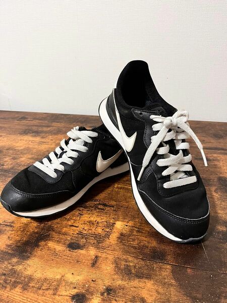 【お買い得 早い者勝ち】NIKE スニーカー　23.5cm