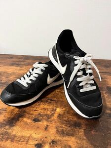 【お買い得 早い者勝ち】NIKE スニーカー　23.5cm