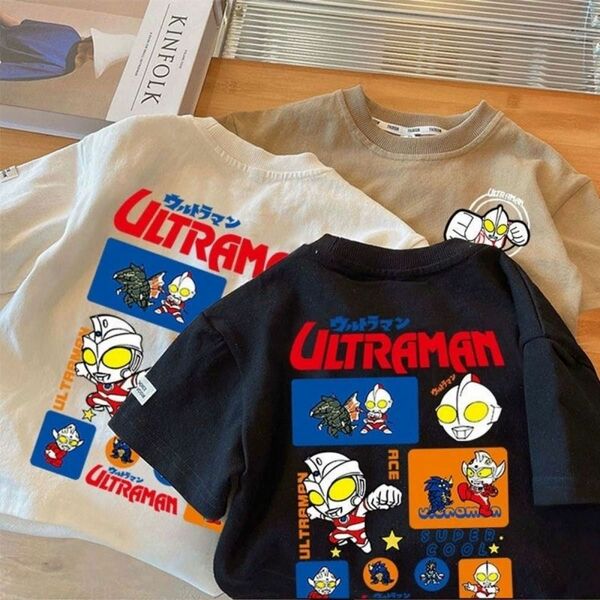 ウルトラマン　可愛いTシャツ　半袖