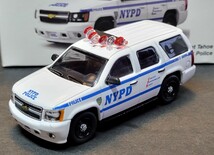 1/64 596 model シボレー タホ NYPD パトカー ミニカー グリーンライトと同じサイズ _画像1