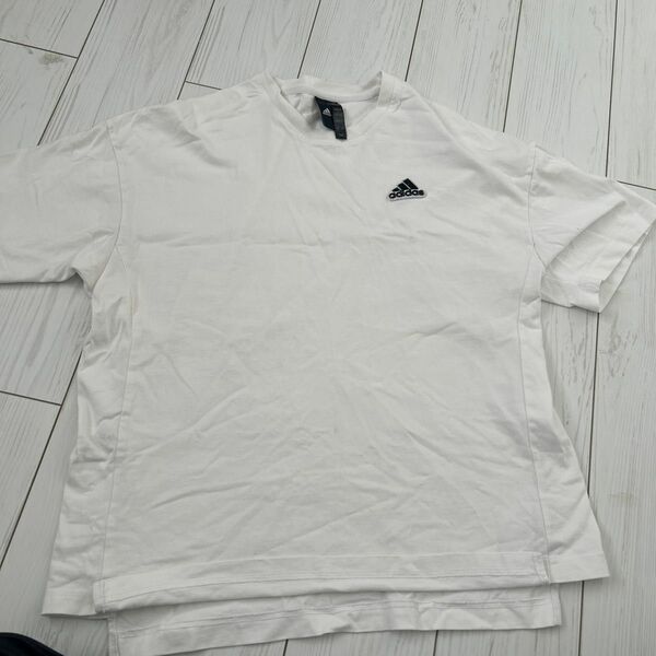 ADIDAS白Tシャツ
