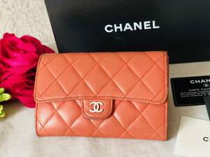 〈 CHANEL 〉シャネル　マトラッセスキン　クラシックフラップ　レザー財布　箱・証明カード付き　Used品