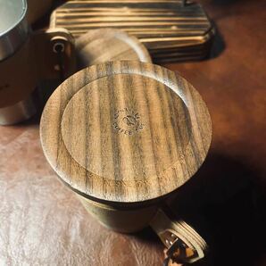 超高品質 コーヒーカップ マグカップ くるみ木蓋 2個セット ステンレス製 アウトドア 登山 キャンプ 調理器具 260mlの画像3