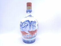 【同梱不可】SUNTORY サントリー ボトルコレクション 有田焼 染錦南天亥絵 陶器ボトル 600ml 43% 国産 ウイスキー 古酒 未開栓 C110310_画像2