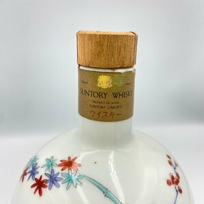 ST【同梱不可】サントリー エイジング 15年 有田焼 ※紙封注意 700ml 43％ 1215g 未開栓 古酒 Z051469の画像4