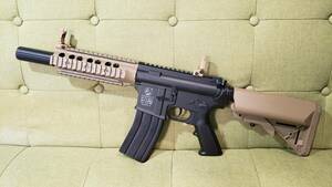 【動作確認済】東京マルイ M4 CQB 10歳以上電動ガン ライト・プロ　タンカラー　外装カスタム品