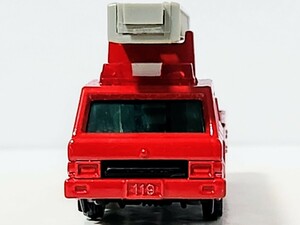 日本製トミカ ニッサン ディーゼル ハシゴ付消防車
