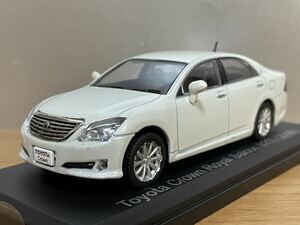 アシェット製 1/43 トヨタ クラウン ロイヤルサルーン S200 2008年 国産名車コレクション