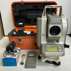 L130 NIKON NST-10CHG SUPER THEODOLITE 測量機器/通電OK 動作未確認 ジャンク品