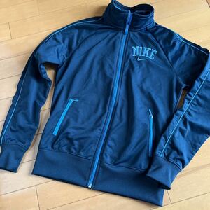 ほぼ新品◆NIKE ナイキ ジャージ　トップス◆L表示ですがMの方におすすめ◆◆保管品◆紺　シンプルです