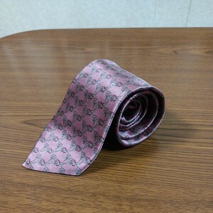 NINA RICCI　ニナリッチ　ネクタイ　幾何学模様　総柄　美艶シルク１００％　日本製　MADE IN JAPAN　ピンク色ベース