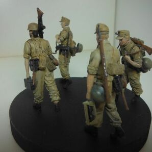 プラモ 完成品 1/35●ドラゴン●ドイツ ラムケ旅団 リビア1942●兵隊 兵士模型 戦車 装甲車 戦闘車両 ミリタリーの画像5