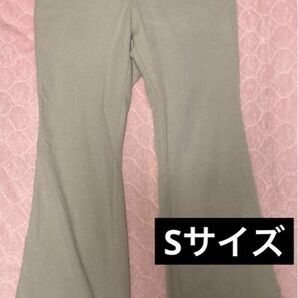 GU 裏起毛セミフレアパンツ