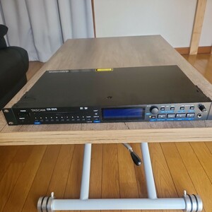 TASCAM CDプレーヤー 業務用1U　ＣＤ－500