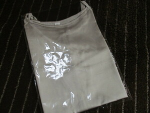 新入荷　未使用　サテンシルク100%　キャミソールのシャツパンツ上下セット　ＸＬサイズ（日本Ｌ）　薄い金色系