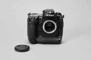 Nikon　ニコン　D2X ボディ　バッテリーなし