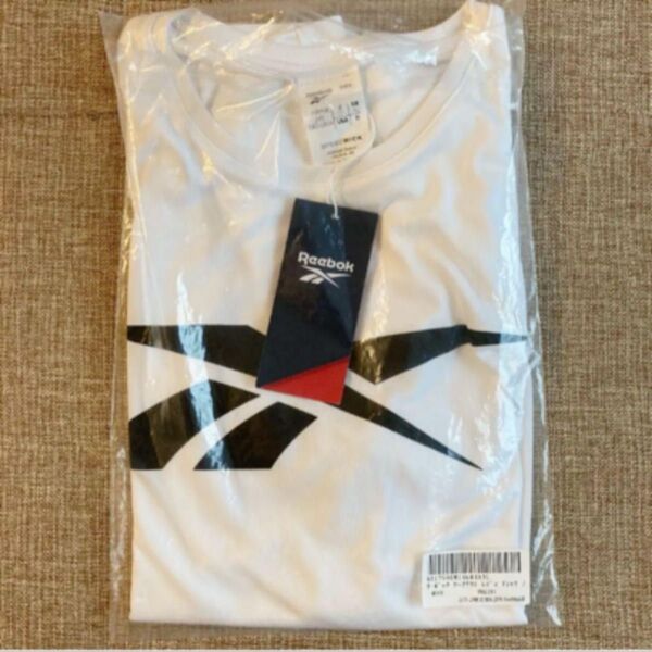 新品　Reebok リーボック　トレーニングTシャツ　Tシャツ