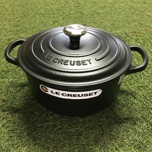 GX1520 LE CREUSET ル・クルーゼ 両手鍋2117722-22cm ココットロンド ホーロー鍋 料理 調理器具 ブラック 箱汚れ 未使用 保管品 鍋の画像2