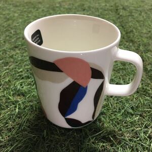 GX1547 marimekko マリメッコ マリメッコベリー 71850-153 マグ 250ml ホワイト 食器 マグカップ 未使用 保管品 マグ