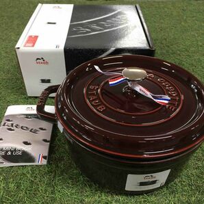 GX2004 staub ストウブ COCOTTE RONDE 1102487 24CM-3.7L グレナディンレッド 鋳物 ホーロー 調理器具 箱傷汚れ有り 未使用 保管品 鍋の画像1