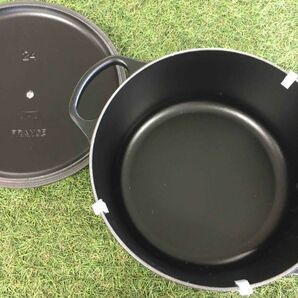 GX2235 LE CREUSET ル・クルーゼ 両手鍋 ココット ロンド 21177-24cm ホーロー鍋 料理 調理器具 ブラック 箱汚れ有り 未使用 保管品 鍋の画像2